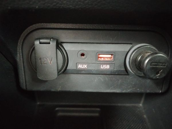 2017-Kia-Rio-12-5-dr image:17