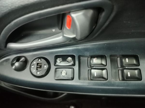 2017-Kia-Rio-12-5-dr image:20
