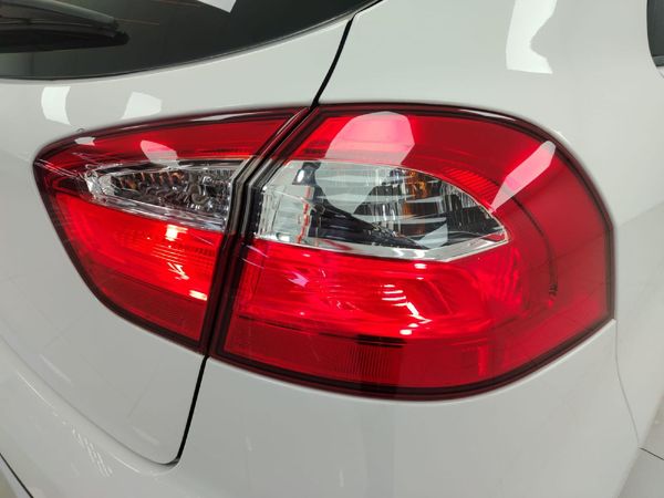 2017-Kia-Rio-12-5-dr image:23