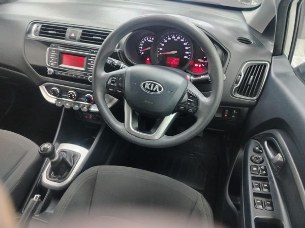 2017-Kia-Rio-12-5-dr image:7