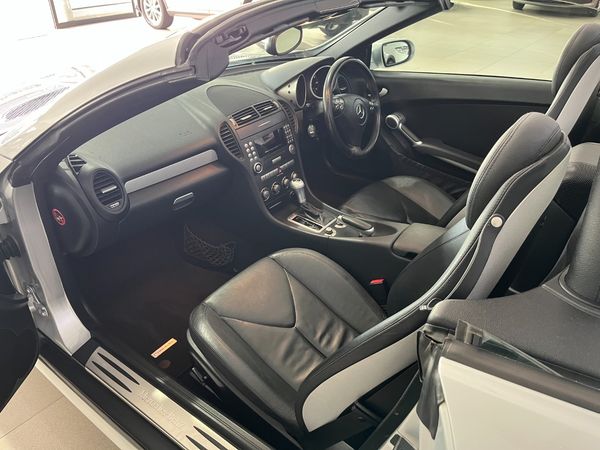2007-Mercedes-Benz-SLK-200-Kompressor-Auto image:11