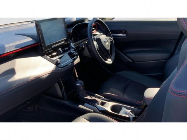 2025-Toyota-Corolla-Cross-18-GR-S image:15