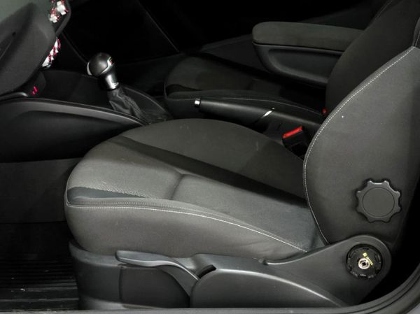 2015-Audi-A1-14-TFSI-3-dr-Attraction-Auto image:13