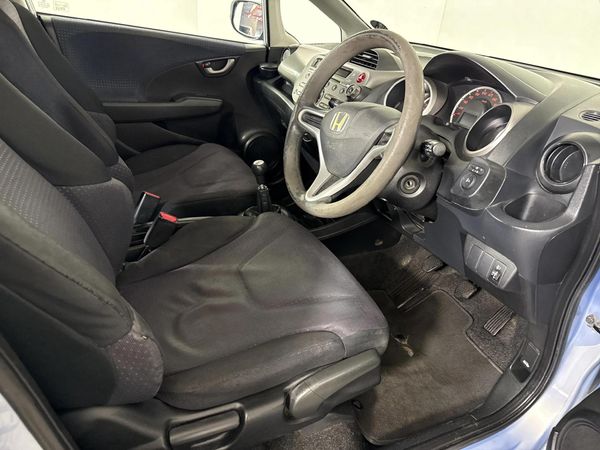 2010-Honda-Jazz-14i-LX image:9