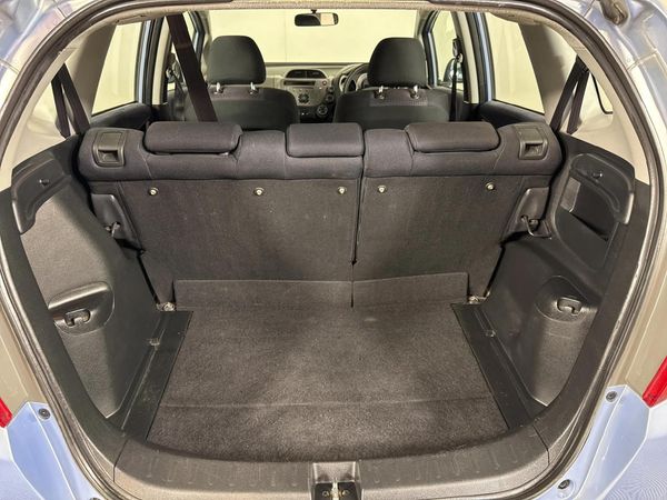 2010-Honda-Jazz-14i-LX image:13