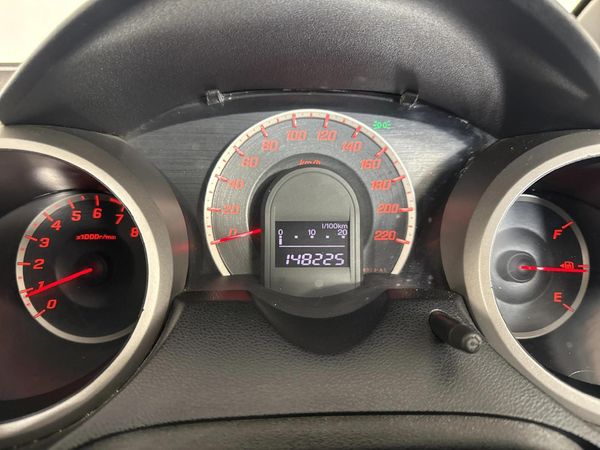 2010-Honda-Jazz-14i-LX image:2