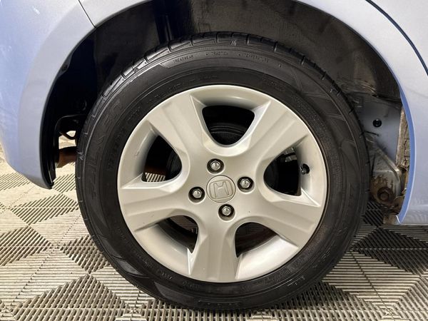 2010-Honda-Jazz-14i-LX image:7