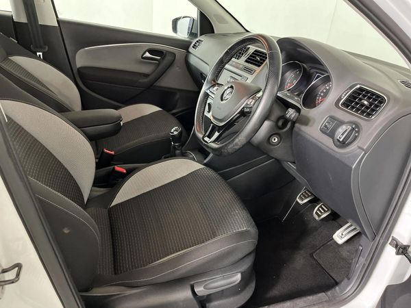 2017-Volkswagen-Polo-Cross-12-TSI image:9