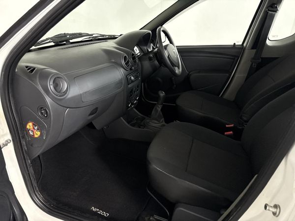 2021-Nissan-NP200-16 image:6
