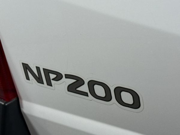 2021-Nissan-NP200-16 image:8