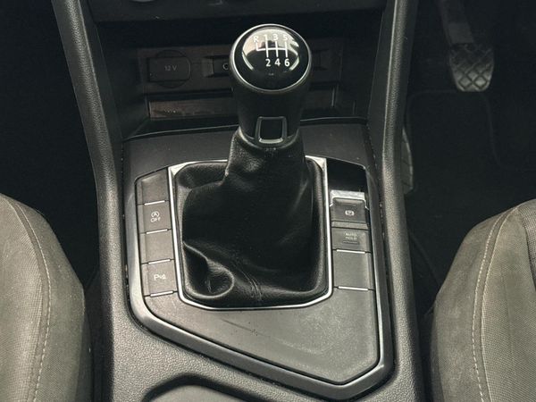 2017-Volkswagen-Tiguan-14-TSI-Comfortline-92kW image:10