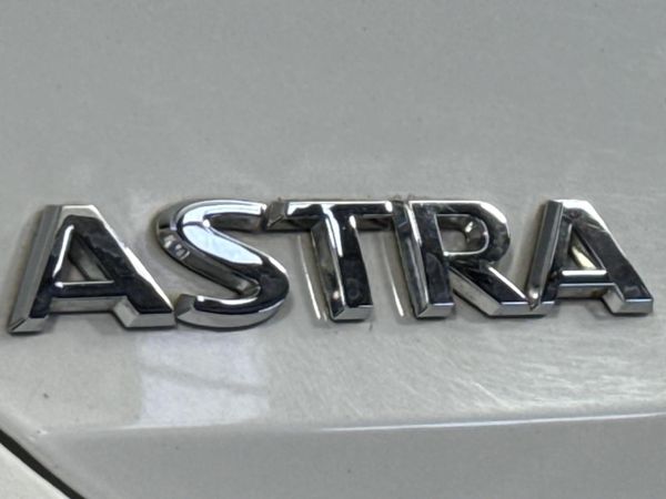 2017-Opel-Astra-16T-Sport-Plus-5-dr image:11