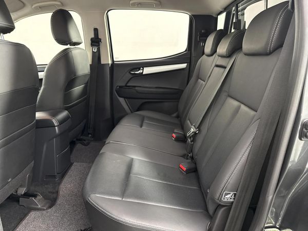 2020-Isuzu-D-Max-300-LX-4x4-Auto-Double-Cab image:3