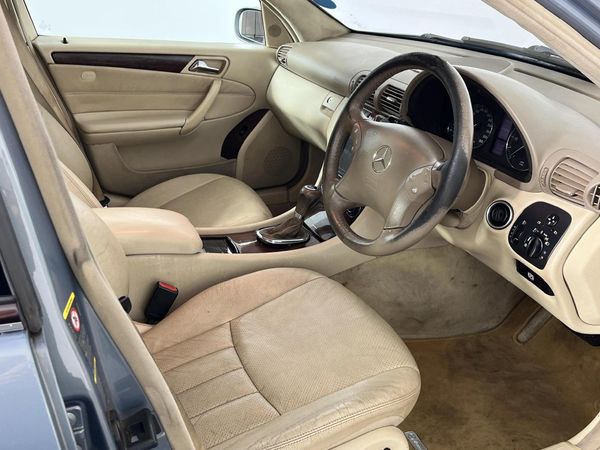 2007-Mercedes-Benz-C-Class-C-320-CDI-Elegance-Auto image:9