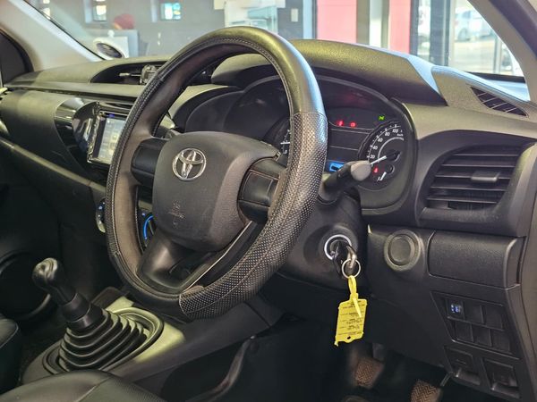 2022-Toyota-Hilux-20-VVTi-Single-Cab image:11