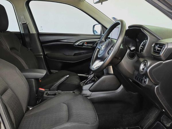 2025-Toyota-Urban-Cruiser-15-XR-Auto image:11