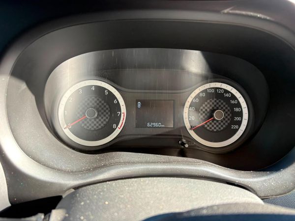 2021-Hyundai-Grand-i10-10-Motion-Auto image:12