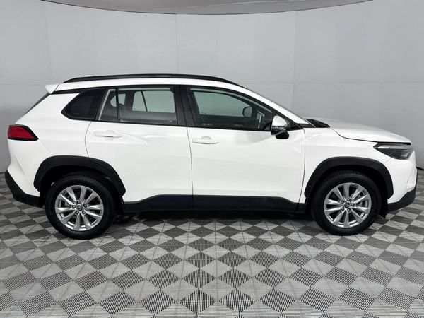 2025-Toyota-Corolla-Cross-18-XS image:17