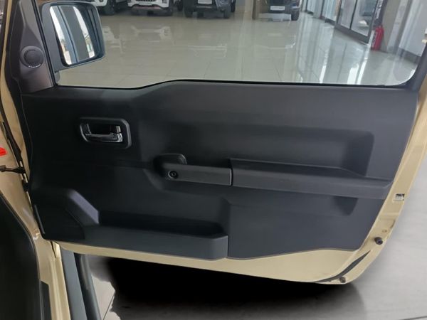 2022-Suzuki-Jimny-15-GLX-Auto image:15