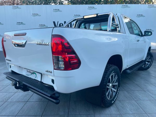 2019-Toyota-Hilux-28-GD-6-Raider-4x4-Extended-Cab image:3