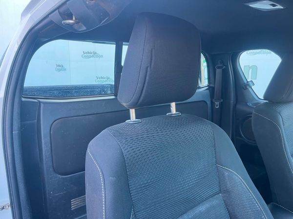 2019-Toyota-Hilux-28-GD-6-Raider-4x4-Extended-Cab image:6