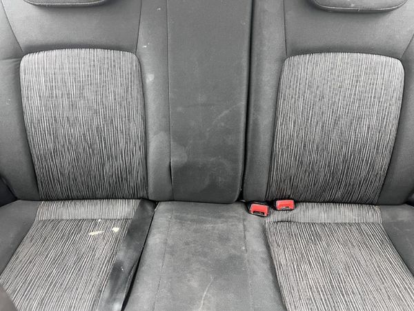 2014-Hyundai-i10-125-GLS-Fluid image:12