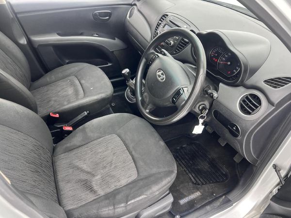2014-Hyundai-i10-125-GLS-Fluid image:13
