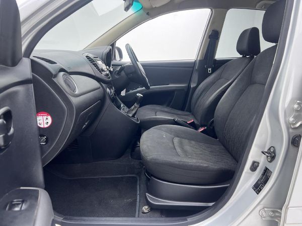 2014-Hyundai-i10-125-GLS-Fluid image:6