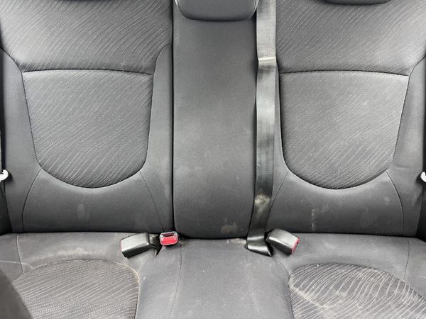 2016-Hyundai-Accent-16-GLS-Fluid-Auto image:11