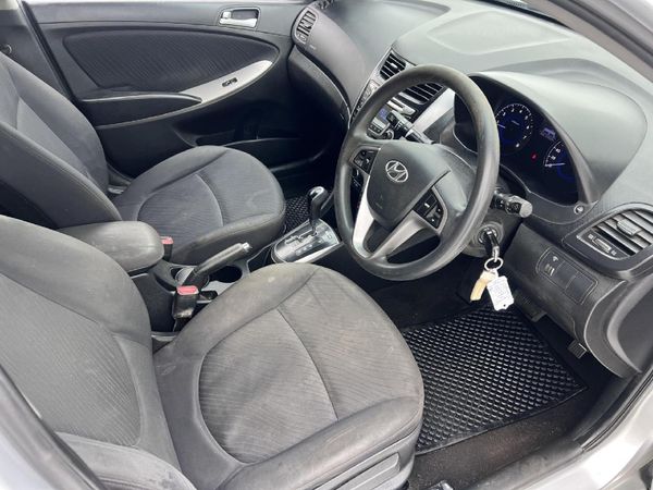 2016-Hyundai-Accent-16-GLS-Fluid-Auto image:12