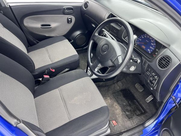 2005-Daihatsu-Charade-CX-Auto image:14