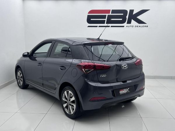 2015-Hyundai-i20-14-Fluid image:3