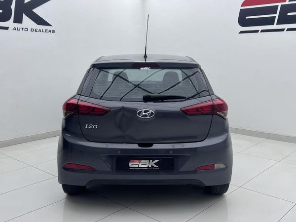 2015-Hyundai-i20-14-Fluid image:4