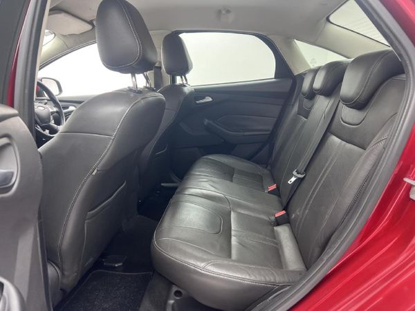 2013-Ford-Focus-20-TDCi-Trend-Auto image:9