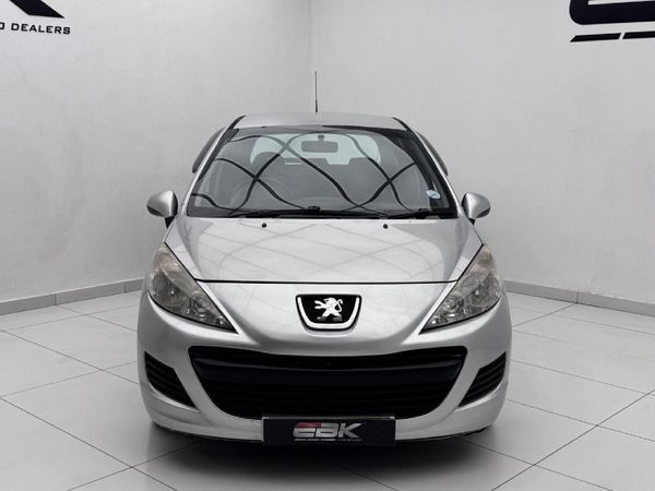 2010-Peugeot-207-14-Urban image:1