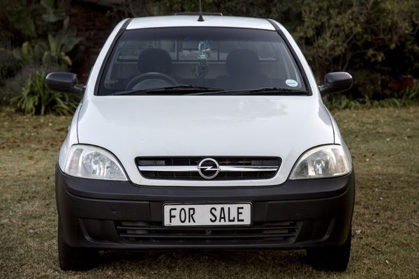 2010-Opel-Corsa-Utility-Corsa-14i-2010 image:1