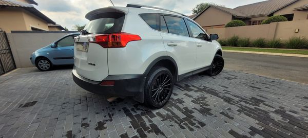2015-Toyota-RAV4-20-GX-Auto image:4