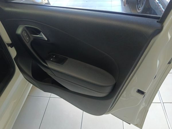 2023-Volkswagen-Polo-Vivo-14-Trendline-5-dr image:11