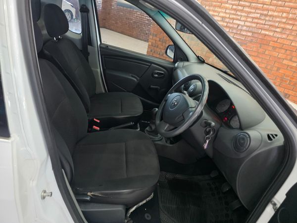 2023-Nissan-NP200-16-AC-Safety-Pack image:4