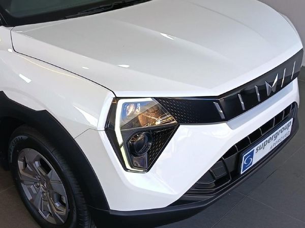2025-Mahindra-XUV-3XO-12T-MX2-Auto image:10