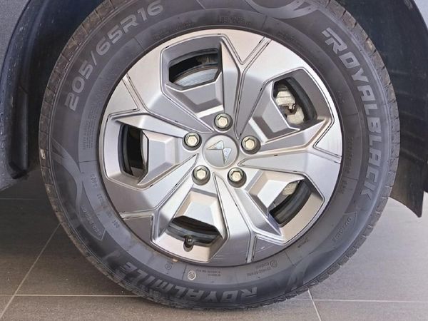 2025-Mahindra-XUV-3XO-12T-MX2-Auto image:7