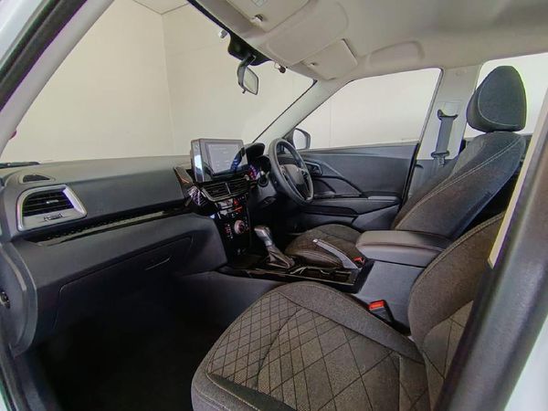 2025-Mahindra-XUV-3XO-12T-MX2-Auto image:27