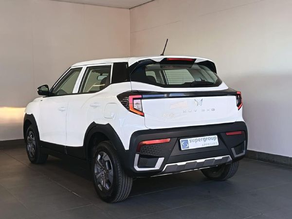2025-Mahindra-XUV-3XO-12T-MX2-Auto image:4