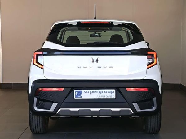 2025-Mahindra-XUV-3XO-12T-MX2-Auto image:5