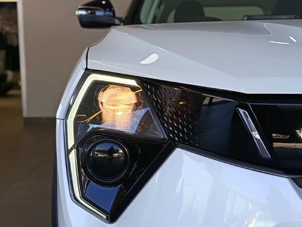 2025-Mahindra-XUV-3XO-12T-MX2-Auto image:8