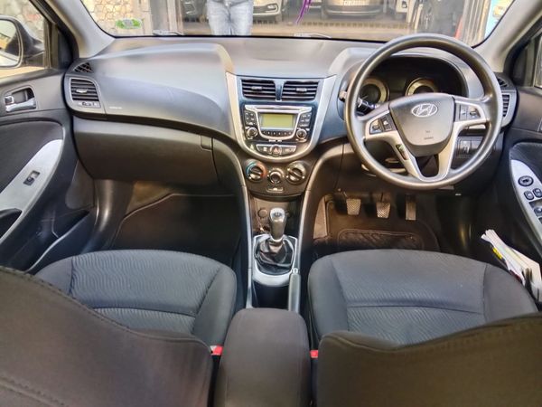2012-Hyundai-Accent-16-GLS-Fluid image:9