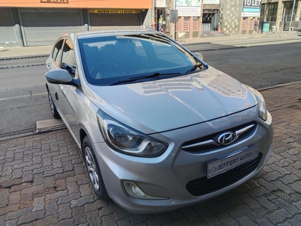 2012-Hyundai-Accent-16-GLS-Fluid image:1