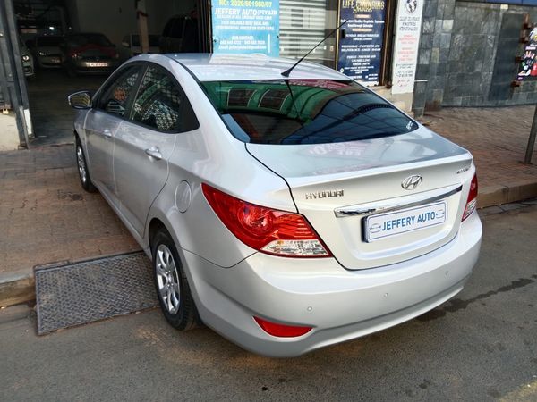 2012-Hyundai-Accent-16-GLS-Fluid image:4