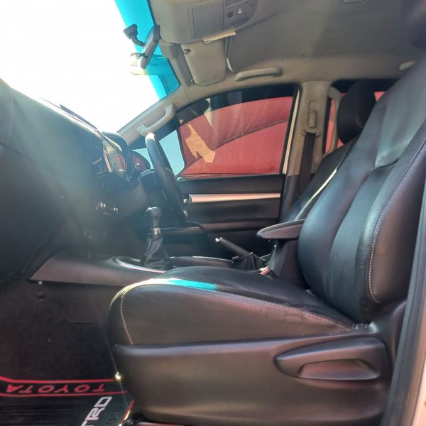 2017-Toyota-Hilux-28-GD-6-Raised-Body-Raider-Double-Cab image:8