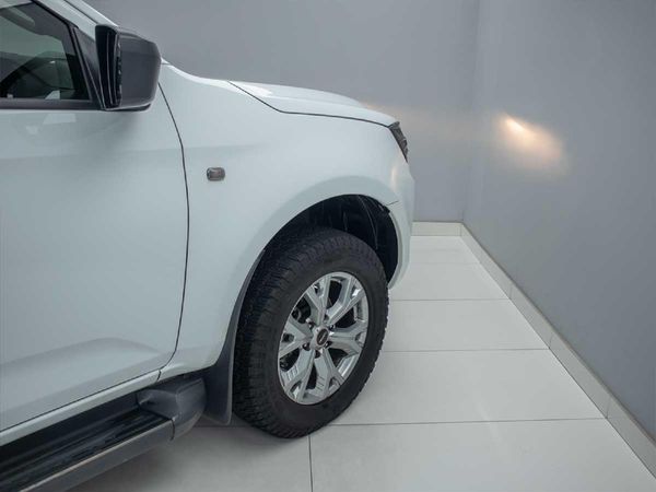 2025-Isuzu-D-Max-19-DDI-HR-L-Auto-Double-Cab image:10